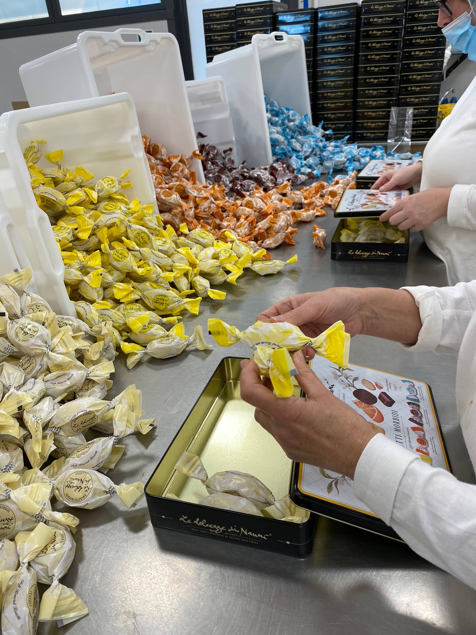 Dolcetti misti morbidi ,box  regalo, Primavera, Italia